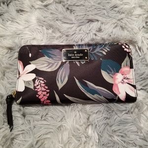 Kate Spade Neda Wallet NWT wilson road botanical